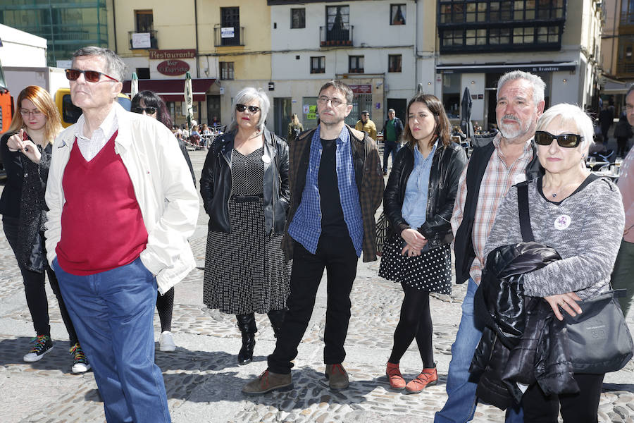 Fotos: IU organiza un &#039;Paseo Republicano&#039; por las calles de León