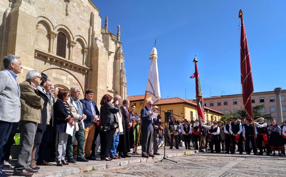 Lectura de los Decreta en la plaza de San Isidoro. 