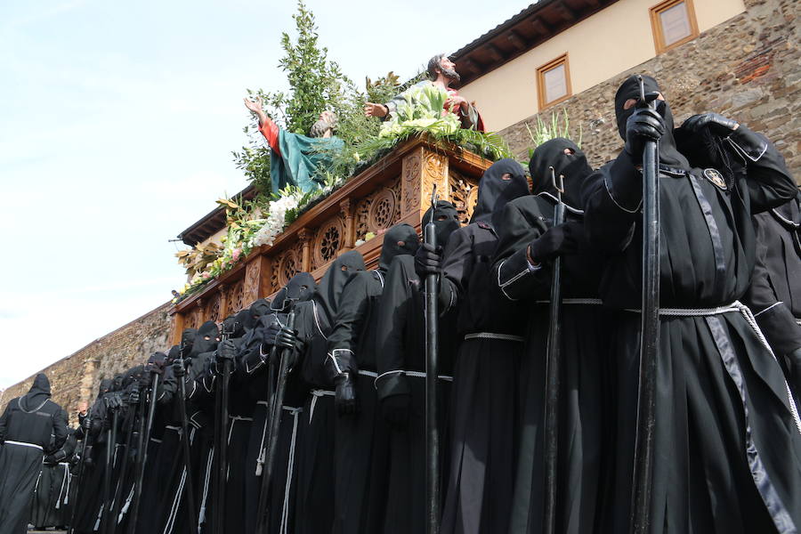 Fotos: Imágenes de la procesión del Cristo del Gran Poder en León