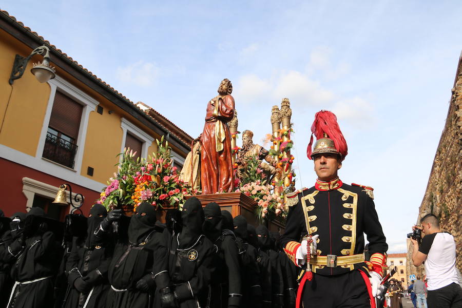 Fotos: Imágenes de la procesión del Cristo del Gran Poder en León