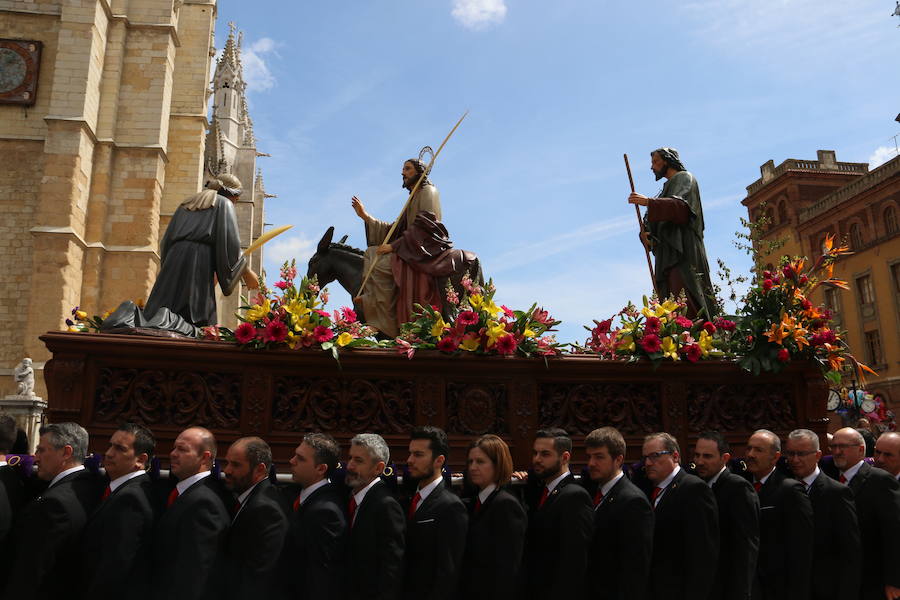 Fotos: Tradicional procesión de Las Palmas en León