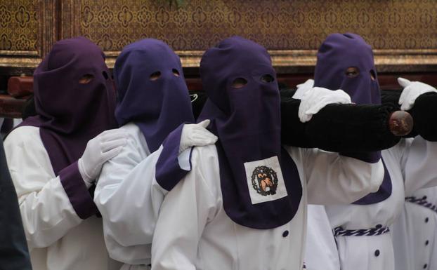 Arranca la Semana Santa de Santa Marina del Rey con la tradicional bendición de ramos y palmas