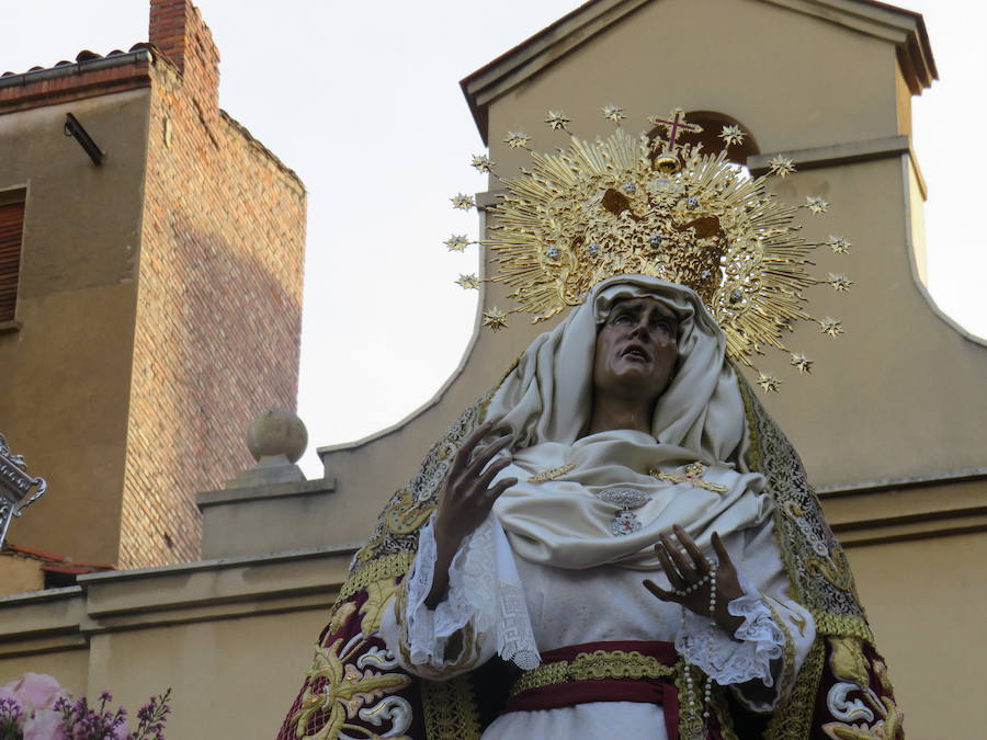 Fotos: Imágenes de la procesión del Dolor de Nuestra Madre