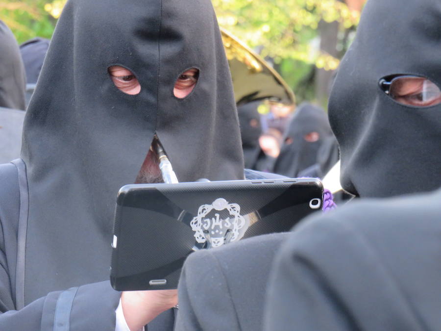 Fotos: Imágenes de la procesión del Dolor de Nuestra Madre