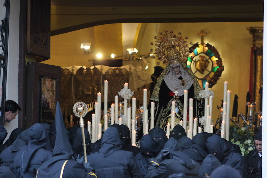 Fotos: Imágenes de la procesión del Dolor de Nuestra Madre