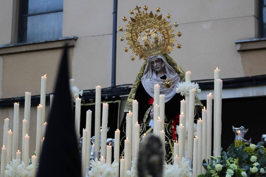 Fotos: Imágenes de la procesión del Dolor de Nuestra Madre