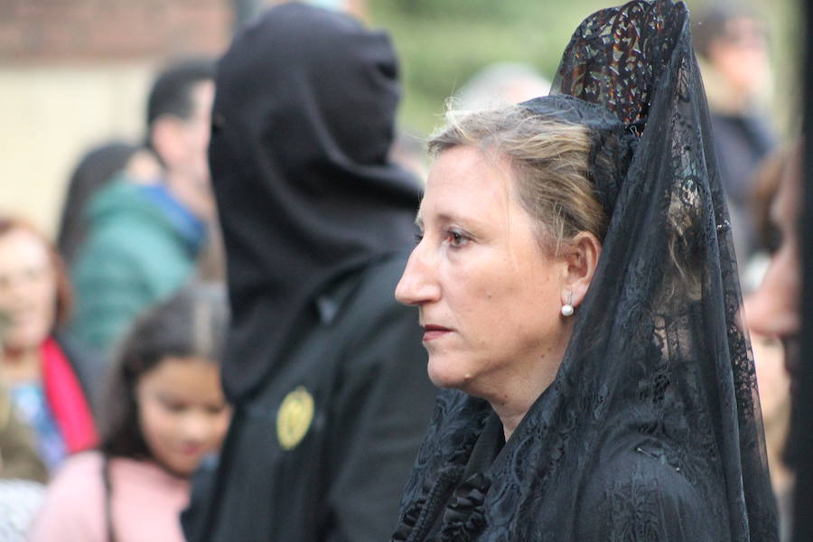 Fotos: Imágenes de la procesión del Dolor de Nuestra Madre