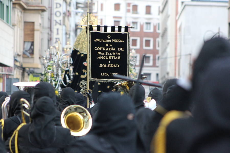 Fotos: Imágenes de la procesión del Dolor de Nuestra Madre