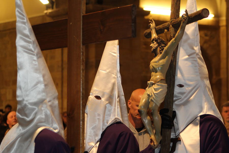 Fotos: Imágenes del Vía Crucis Leonés Cantado