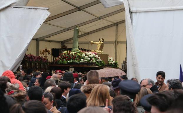 Galería. La Flagelación, en el interior de la carpa.