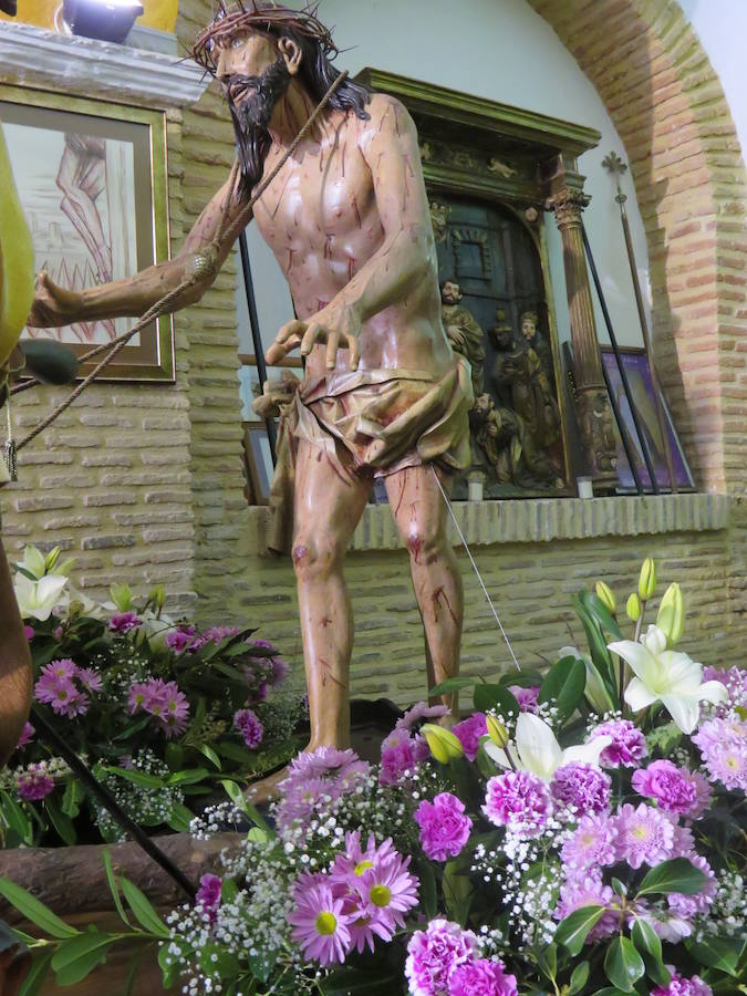 El Museo de Sahagún expuso estos días las imágenes que procesionarán este Viernes Santo, todas ellas, de la escuela castellana del siglo XVII: Jesús Nazareno con la cruz a cuestas; Jesús en el Gólgota, preparativos para la crucifixión; Las Tres Marías con San Juan; La Crucifixión con Longinos a caballo 'La lanzada'; El Descendimiento.