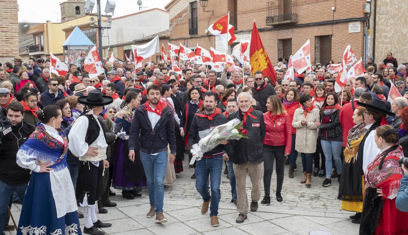 Fotos: Ambiente del día de Castilla y León en Villalar