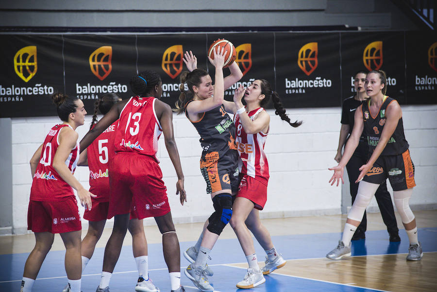 Fotos: Las imágenes del partido entre el Almería 64-58 Patatas Hijolusa