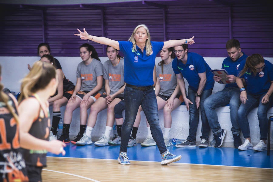 Fotos: Las imágenes del partido entre el Almería 64-58 Patatas Hijolusa