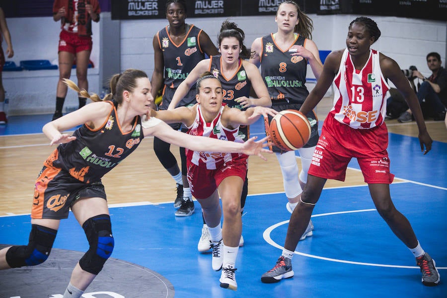 Fotos: Las imágenes del partido entre el Almería 64-58 Patatas Hijolusa