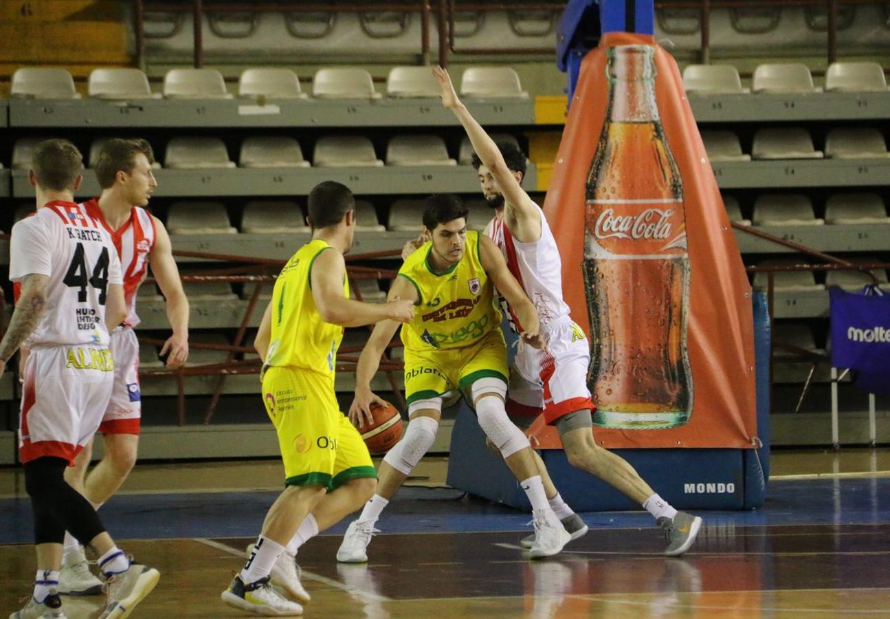 Fotos: Las imágenes del partido entre Basket León y Basket Gijón