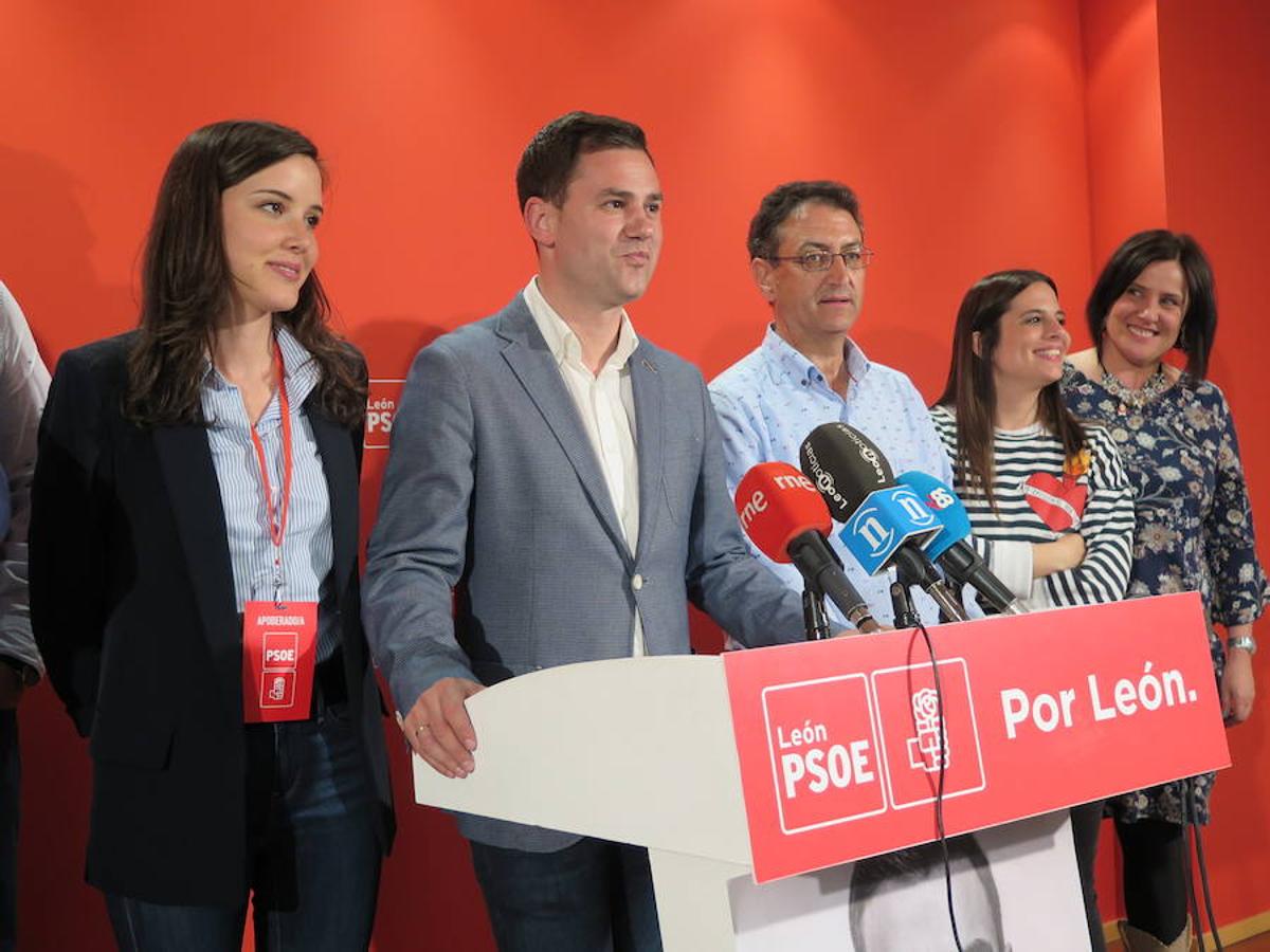 Fotos: El PSOE de León, de fiesta con sus dos diputados