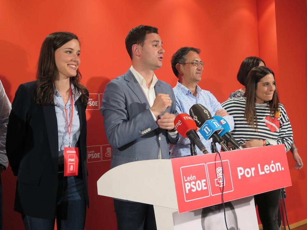 Fotos: El PSOE de León, de fiesta con sus dos diputados