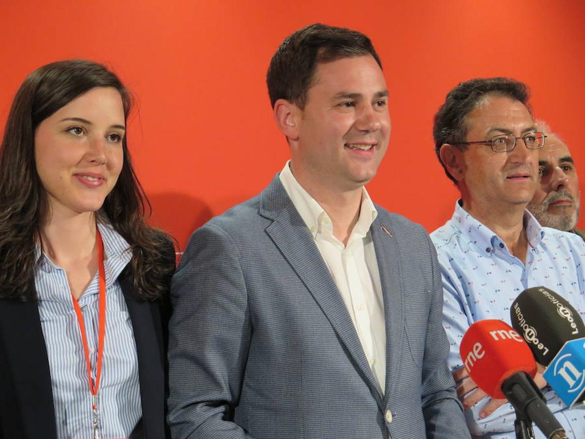 Fotos: El PSOE de León, de fiesta con sus dos diputados