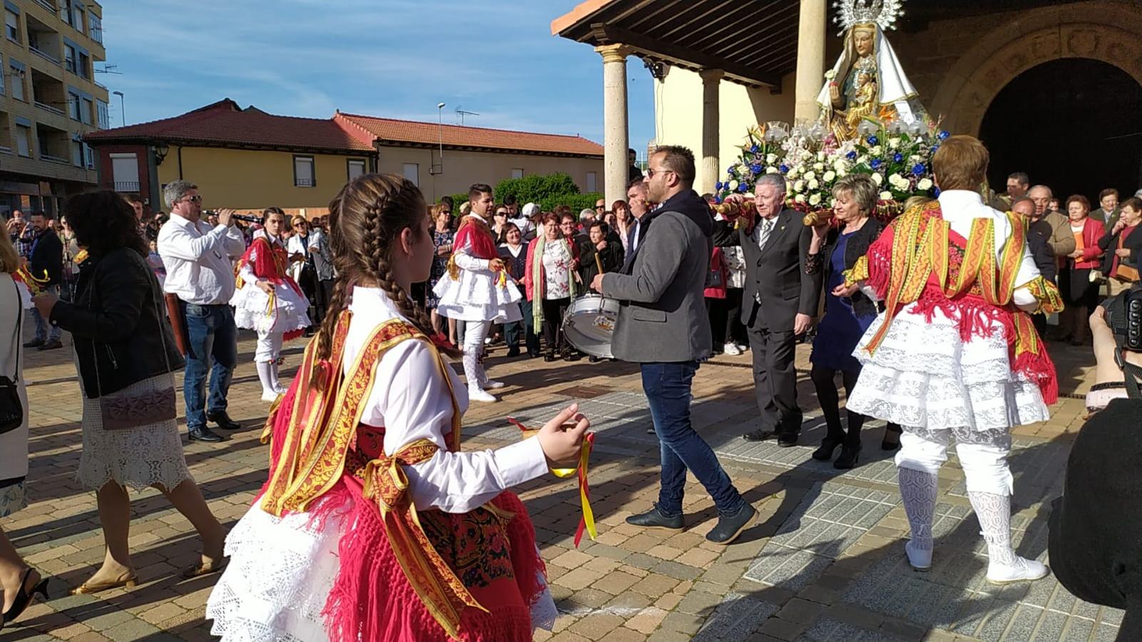 Fotos: La Virgen del Arrabal por las calles de Laguna de Negrillos