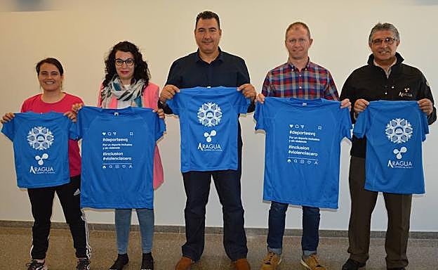 Los deportistas de Villaquilambre ya cuentan con sus nuevas camisetas