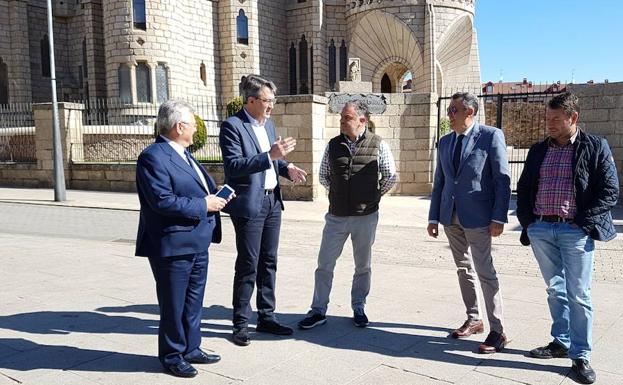 Los populares visitan la ciudad de Astorga.