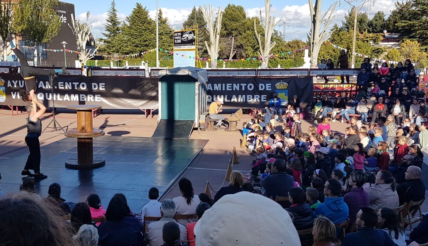 La localidad de Navatejera vive este sábado una nueva e intensa jornada marcada por el circo