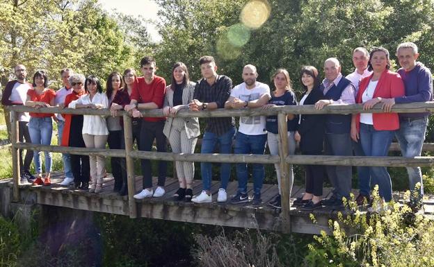 Integrantes de la candidatura del PSOE en Cacabelos.