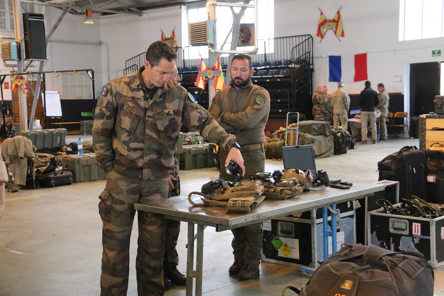 La Brigada Paracaidista lleva la pauta del ejercicio Lone Paratrooper 2019, en el que los paracaidistas de élite de España, Francia, Italia, EE.UU, Portugal, Holanda y Polonia se entrenan en el mejor escenario posible: la Academia Básica del Aire