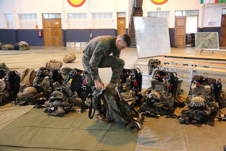 La Brigada Paracaidista lleva la pauta del ejercicio Lone Paratrooper 2019, en el que los paracaidistas de élite de España, Francia, Italia, EE.UU, Portugal, Holanda y Polonia se entrenan en el mejor escenario posible: la Academia Básica del Aire