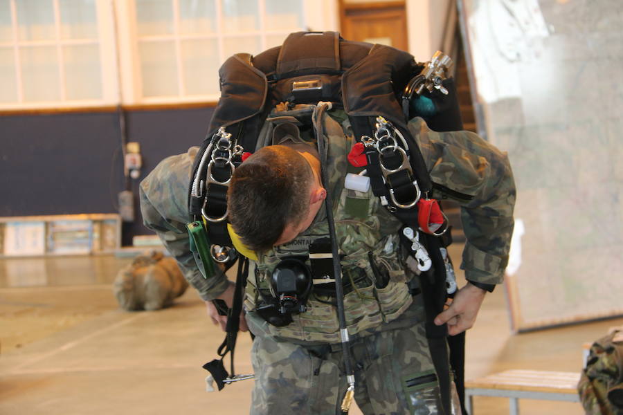 La Brigada Paracaidista lleva la pauta del ejercicio Lone Paratrooper 2019, en el que los paracaidistas de élite de España, Francia, Italia, EE.UU, Portugal, Holanda y Polonia se entrenan en el mejor escenario posible: la Academia Básica del Aire