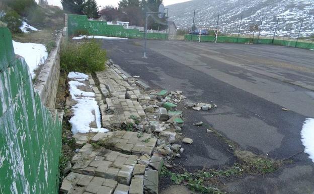 Estado actual de la cancha polideportiva.