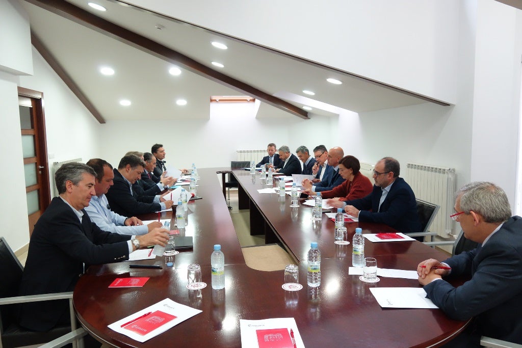 Fotos: José Antonio Diez se reúne con las asociaciones empresariales de León