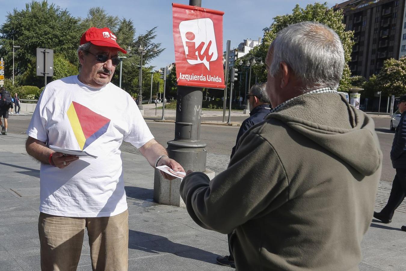 Fotos: La campaña se pelea en el Rastro