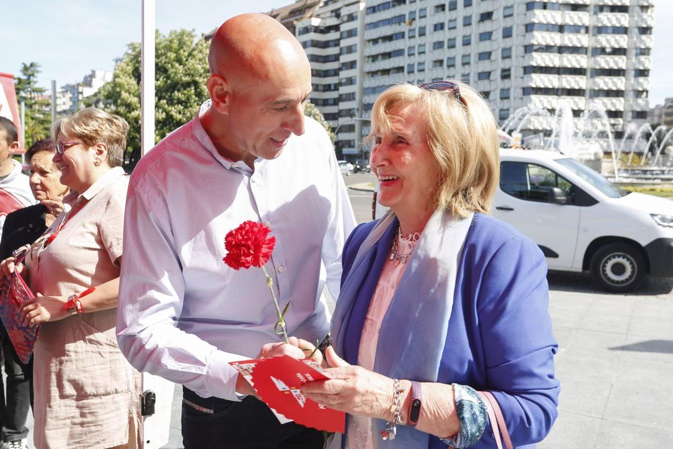 Fotos: La campaña se pelea en el Rastro