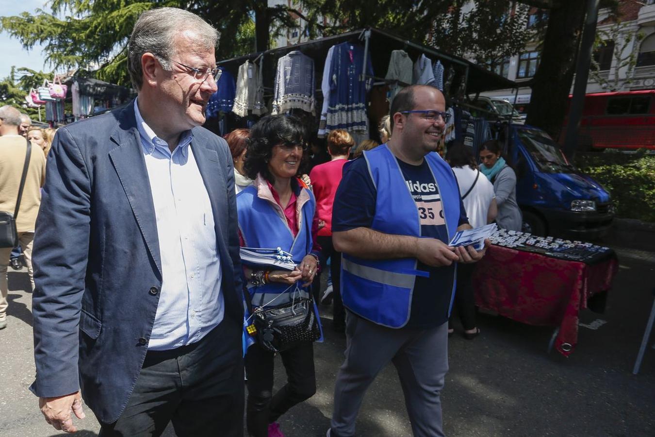 Fotos: La campaña se pelea en el Rastro