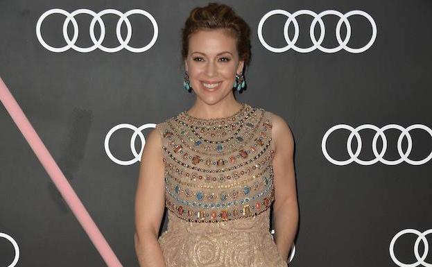 Alyssa Milano, en la alfombra roja de una gala de los Globos de Oro en Los Angeles.