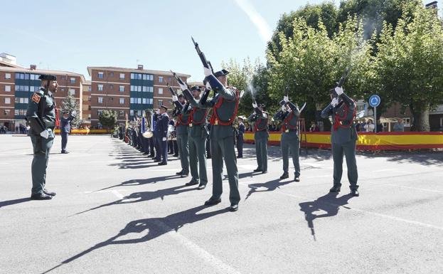 Galería. Un instante del acto realizado con motivo del 175 aniversario de la Guardia Civil.