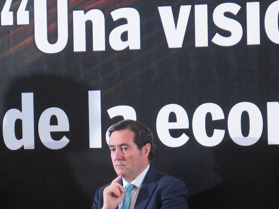 Fotos: El presidente de la CEOE en el Hotel Conde Luna