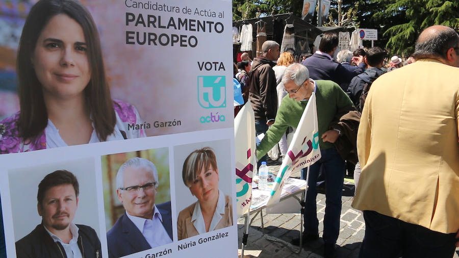 Fotos: Gaspar Llamazares, en el rastro de León