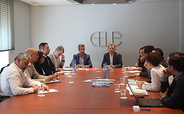 Reunión mantenida en la sede de la Fele.