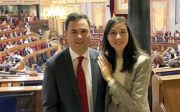 Javier Alfonso Cendón y Andrea Fernández Benéitez en el Congreso de los Diputados.