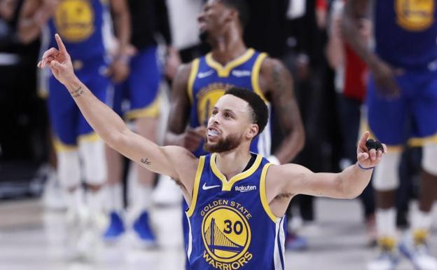 Stephen Curry celebra la victoria de los Warriors que selló el pase de los vigentes campeones a la final. 