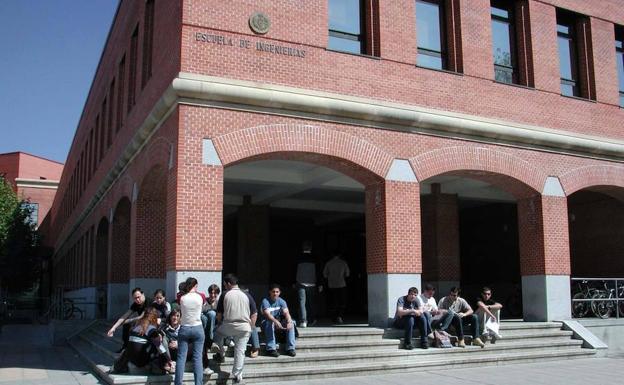 Fachada de la Facultad de Industriales.