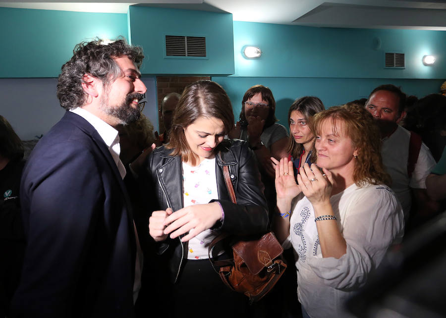 El coordinador autonómico de IU, José Sarrión, tras conocer los resultados electorales que dejan a su formación política fuera del Parlamento autonómico