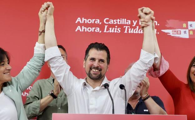 El candidato a la Presidencia de la Junta, Luis Tudanca, tras conocer los resultados de las elecciones autonómicas.