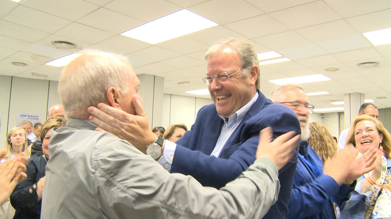 Noche electoral en el PP de León. En la imagen, el candidato a la Alcaldía, Antonio Silván