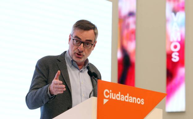 El secretario general de Ciudadanos, José Manuel Villegas, comparece en rueda de prensa para informar de la primera reunion del Comité de Negociación de Gobiernos.