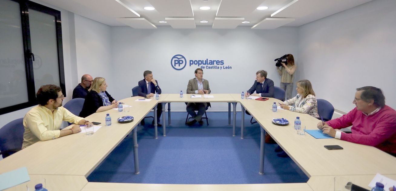 El presidente del PP de Castilla y León, Alfonso Fernández Mañueco preside la reunión del Comité de Dirección del PPCyL