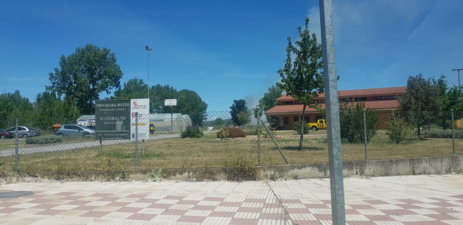 Un incendio en la base de Protección Civil de Villaquilambre obliga a intervenir a Bomberos